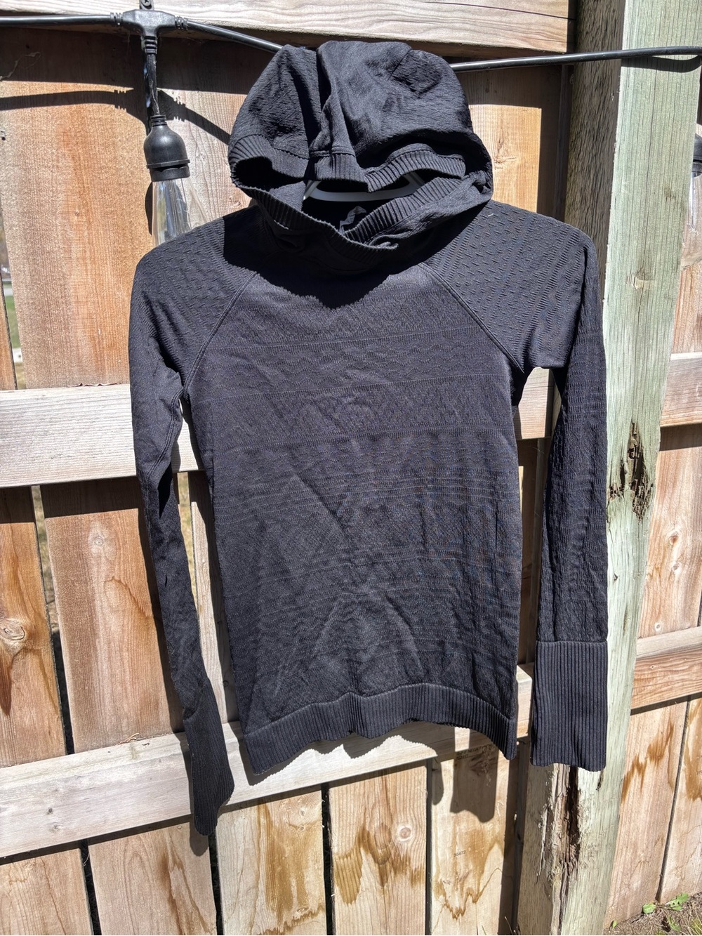 Lululemon Black Textured Hooded Long-Sleeve Top sz 4